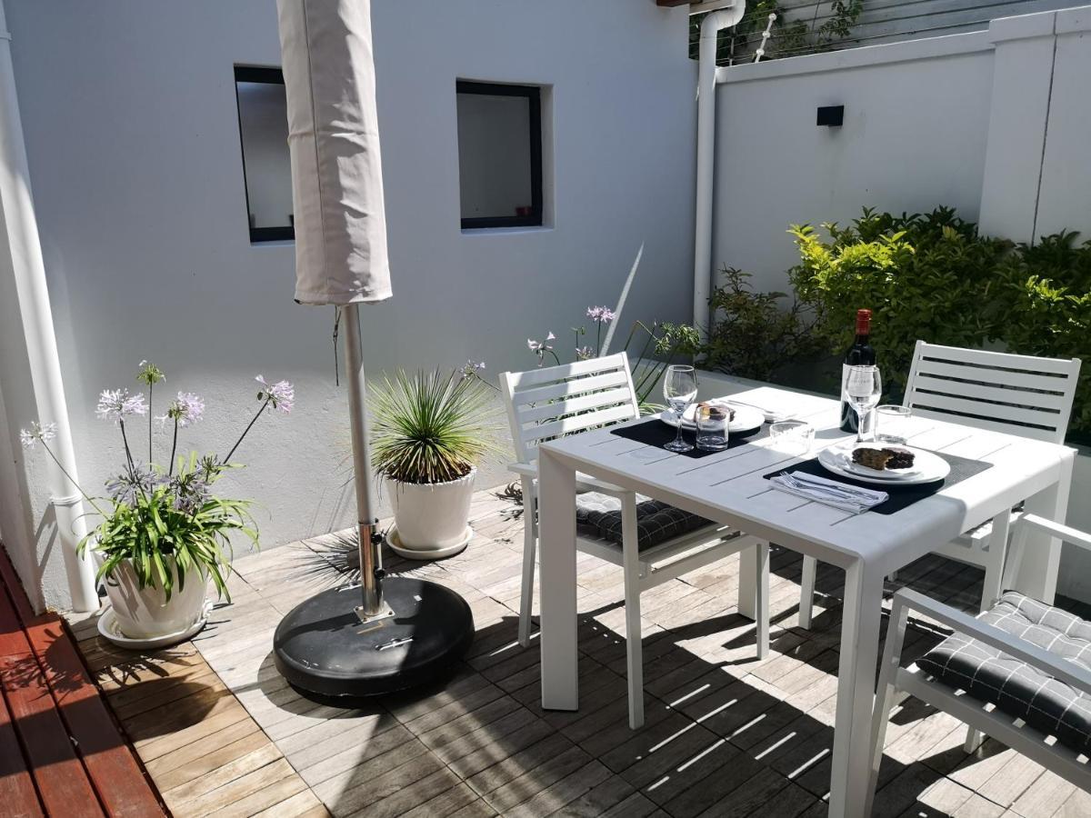 Cape White Villa Crawley Exteriör bild
