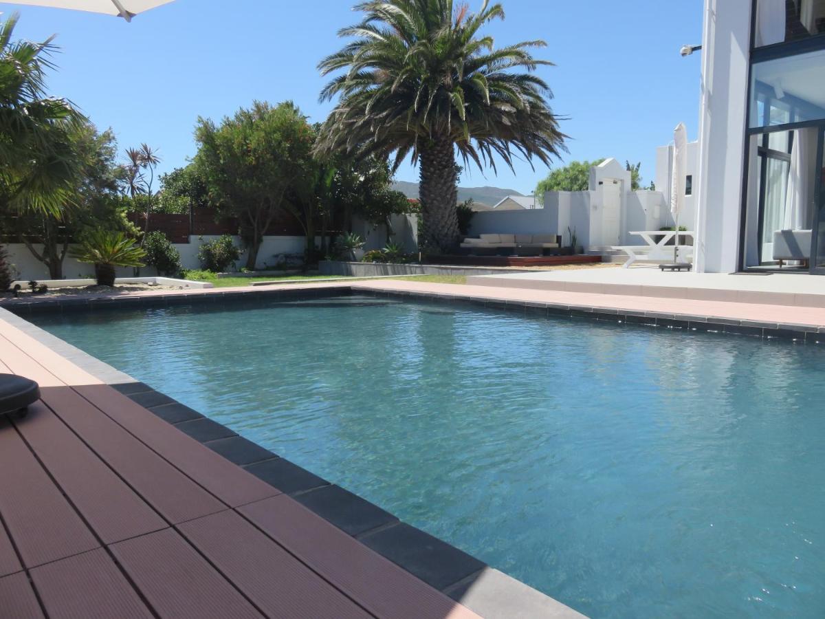 Cape White Villa Crawley Exteriör bild